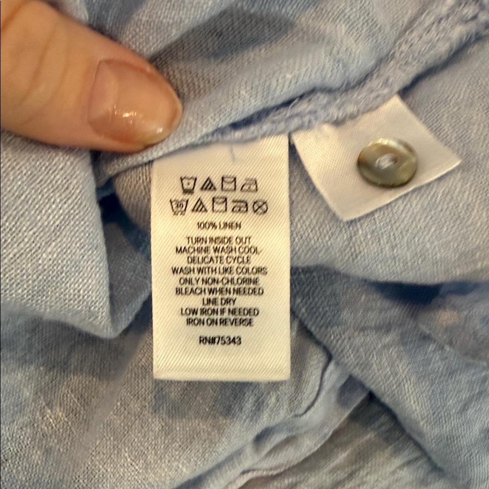 Tahari Light Blue 100% linen Button-Down blouse - Picture 10 of 10